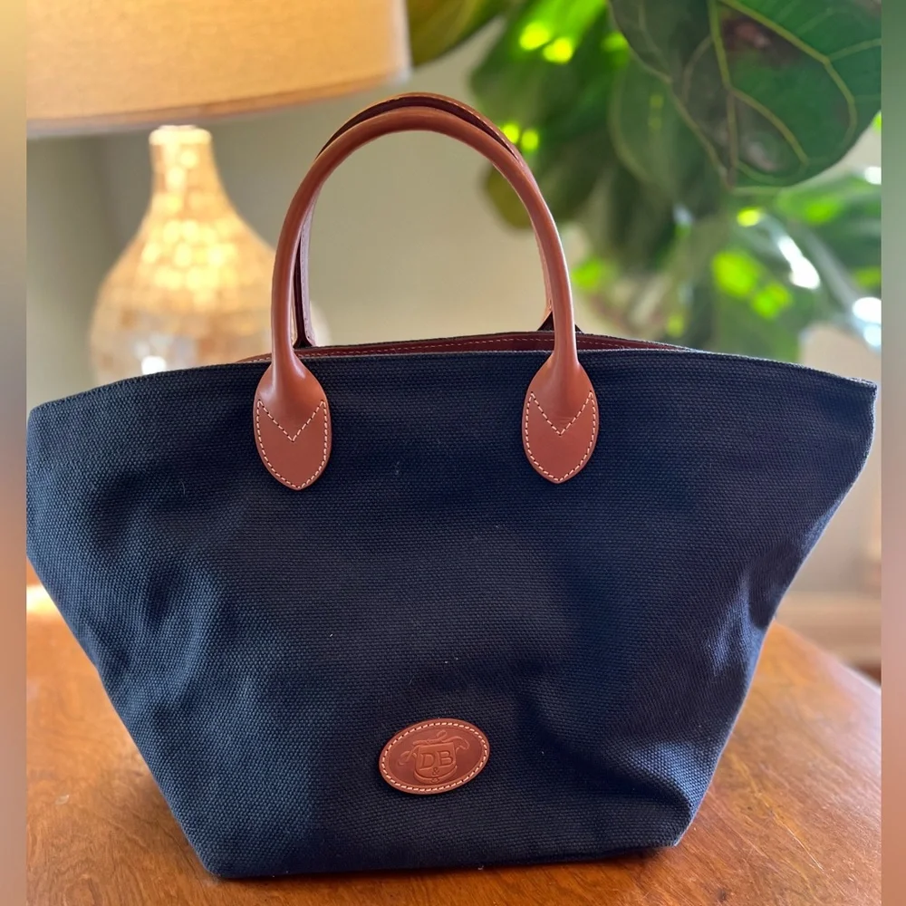 Vintage Dooney & Bourke Navy Canvas Leather Trim Zip Tote Purse Classic USA - Picture 1 of 9